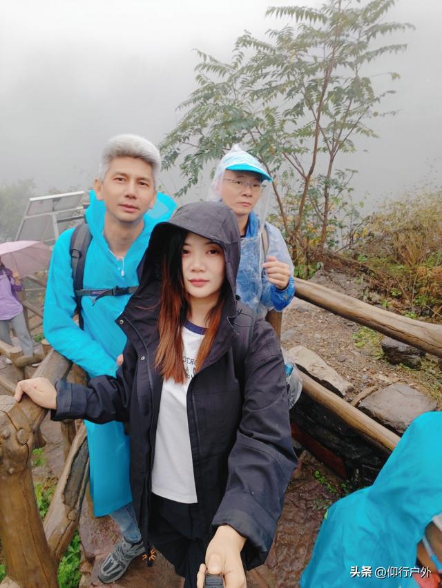 南太行D5万仙山景区郭亮村挂壁公路