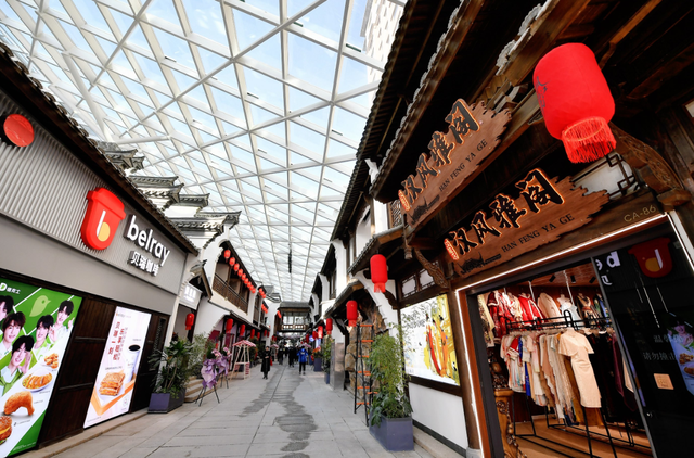 砂之船（银川）奥莱江南水街开街迎客