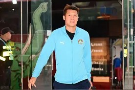 大雨浇不灭顾操的赤胆忠心，老顾用一场足协杯加冕河南历史第一人图片