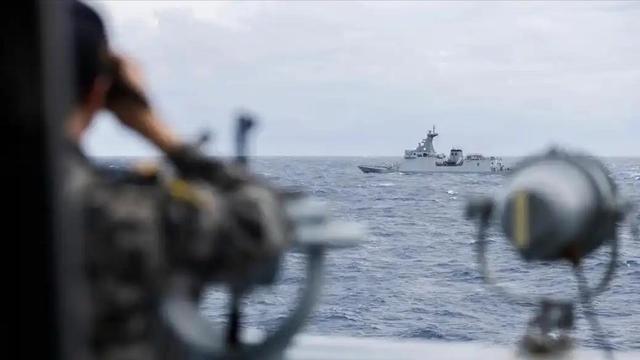 台岛海峡发生激烈对峙！外军机突然冲向直10，结果下一刻变老实了