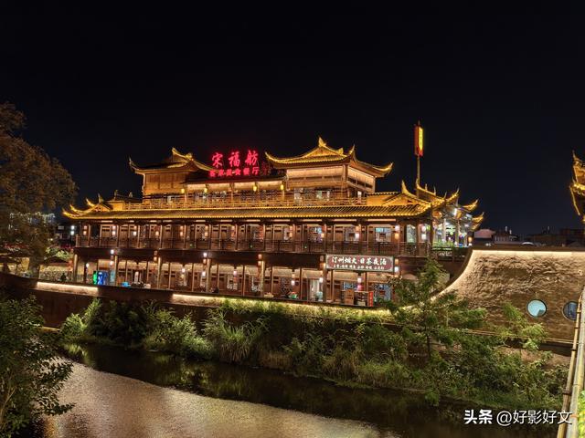 历史与烟火交织的呼吸