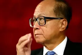 190亿还没到账，李嘉诚吃下苦果：官方喊话5次后，损失快近千亿图片
