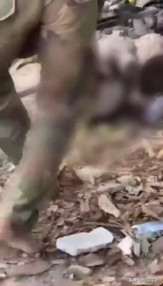 就在刚刚，泰国军队遭最大惨败：柬埔寨敢死队手持56冲，光脚冲锋