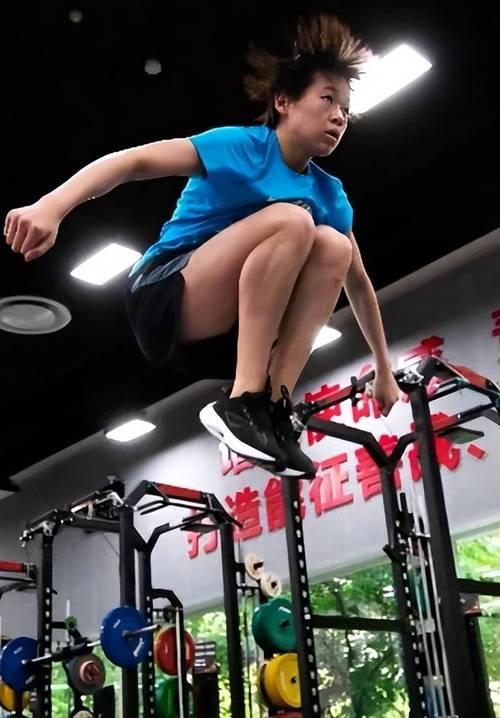 央媒为全红婵发声，撕开了“天才少女”背后，一道血淋淋的伤口