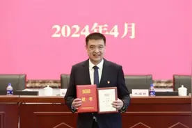 带领球队时隔三个赛季重返季后赛，北控男篮主教练闵鹿蕾获评北控集团优秀职工图片