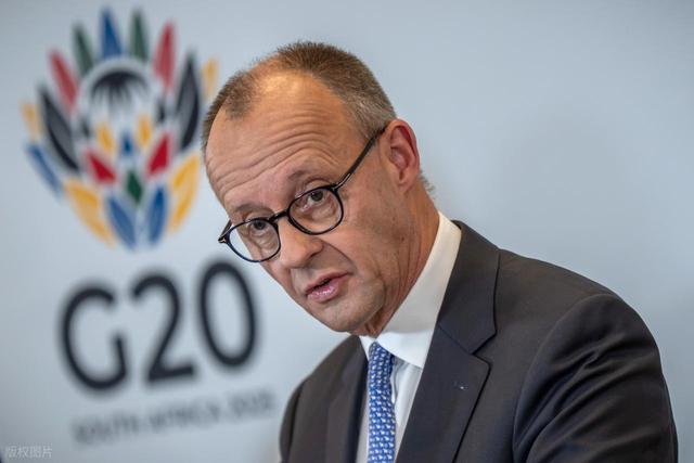 审判日本已开始，韩也加入战场，李在明送高市一句话，侮辱性极强