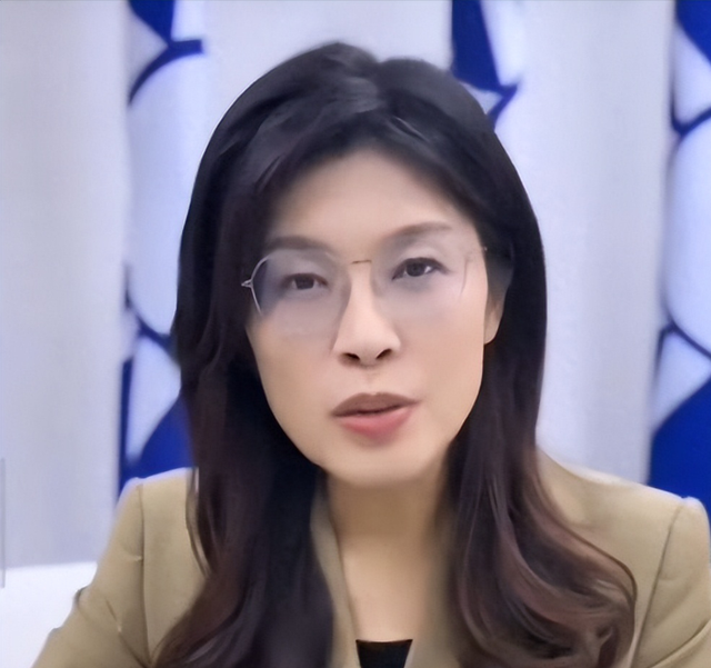 两路人马先后赴美	，郑丽文没上大陆，先上美国！到底打的什么牌？