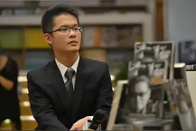 李敖之子：成为民进党的鹰犬，曾公开支持民进党独派议员—简舒培图片