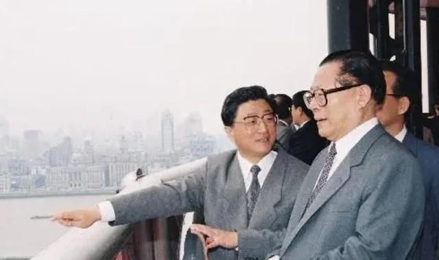 他从政上海40多年，后官至正国级，逝世8年后为何迁出八宝山？