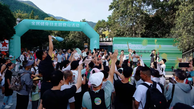 景区暑期集体遇冷？庐山景区却“杀疯了”！