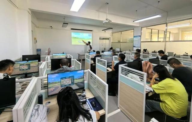 从“飞起来”到“用起来”~榆林低空经济催生“飞手”新赛道