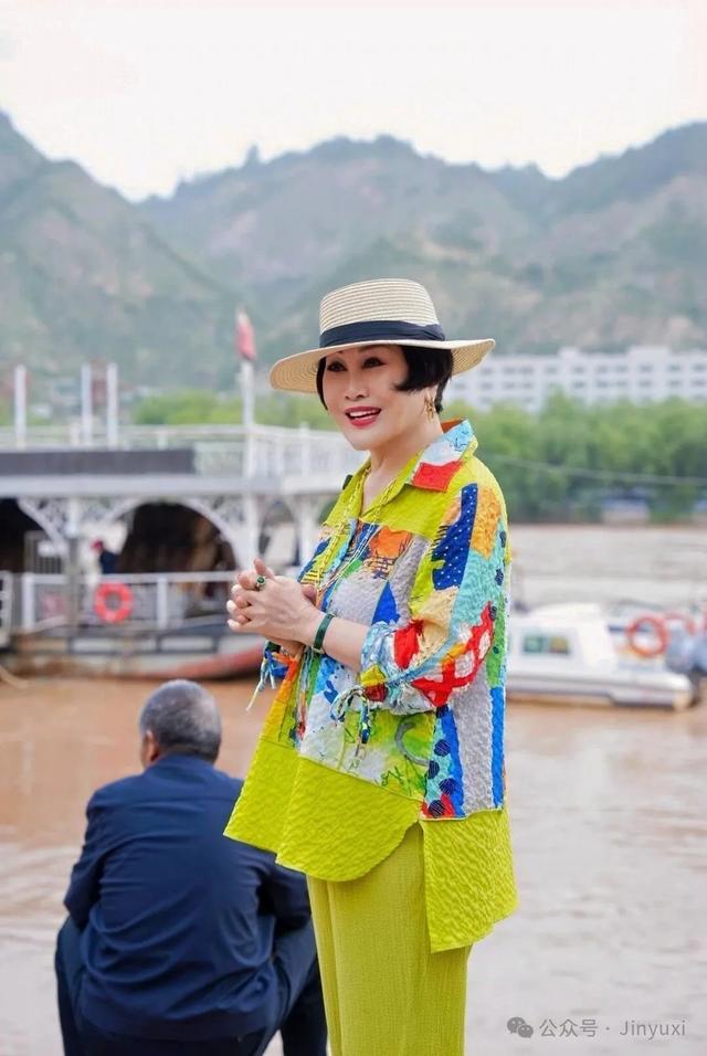 黄河母亲,我和朋友们来看您了!