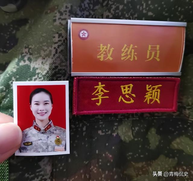 女民兵李思颖阅兵回家后仅半天，又有一个新身份：河北工大研究生