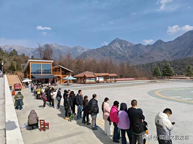 文县：新春各大景区文化活动异彩纷呈 游人如织