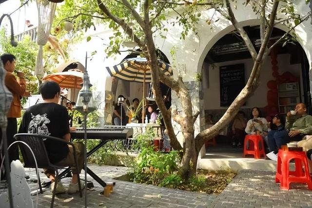 苹果树下品咖听歌，京西福地门头沟这里松弛感拉满——