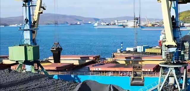 特朗普执政遭遇重重危机！去美元化加剧，南美多国抱团抗美