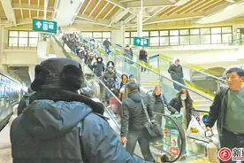 铁路民航恢复后，如何保障旅客出行——乌鲁木齐晚报全媒体记者机场、火车站实地探访见闻图片