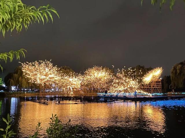 假期结束倒计时！来世界花卉大观园，相约“花火之梦”、苗侗风情巡游！