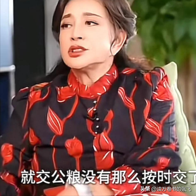 刘晓庆担心的事发生了！意外摔倒	、分不清人，75岁不服老不行了？