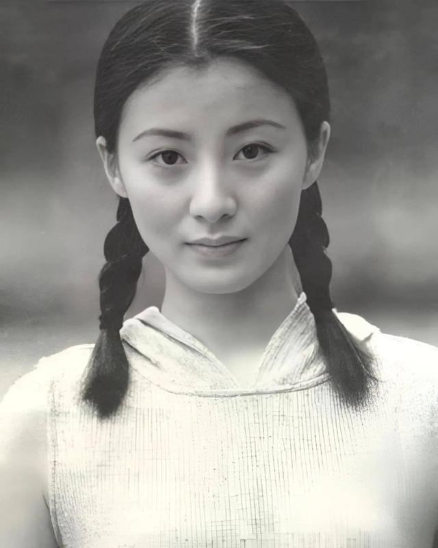 演员徐露：嫌丈夫丑不生孩子，丈夫给她245万，生下女儿后怎样了
