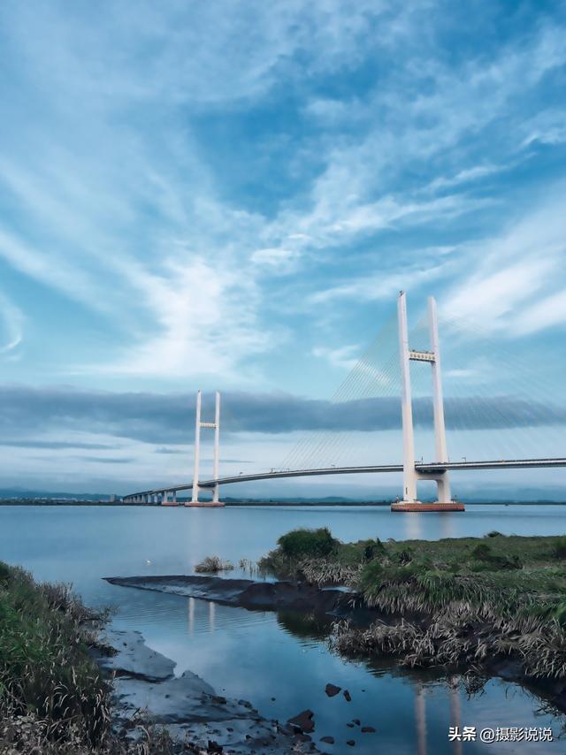 中国醉美地标集：贡嘎雪山、九寨沟、洱海、鸣沙山、万佛塔