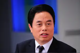 中国最有钱“村书记”，花1.2亿为村民建326栋别墅，他钱从哪来？图片