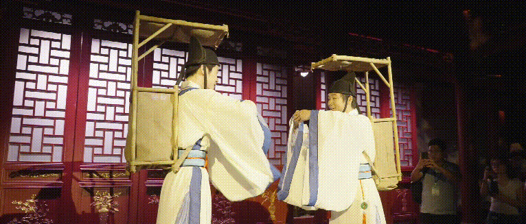 沉浸式幻境剧场、穿越级古楼奇妙夜…这才是亲子游的“神仙打开方式”