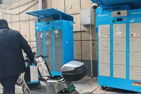 “以换代充”在济南兴起，智能换电柜如何“叫好又叫座”图片