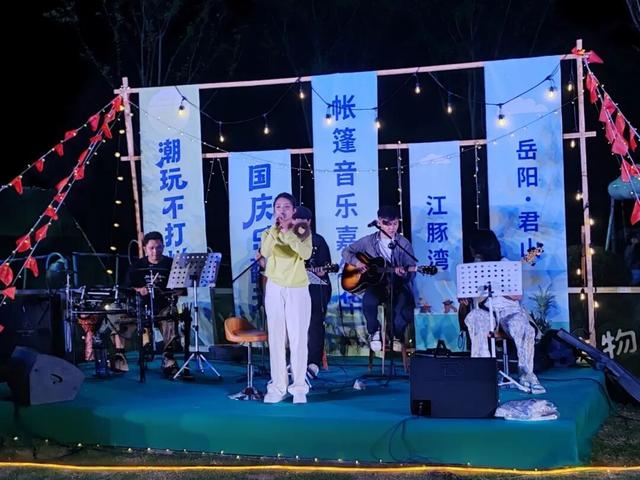 撸着串听着歌，岳阳夜生活的C位就在这里！