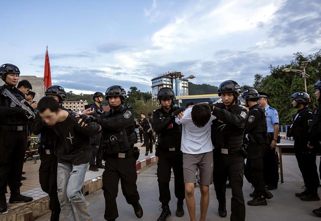 柬埔寨杀害中国人的嫌疑犯落网！一查吓一跳抓的7个都是中国人！