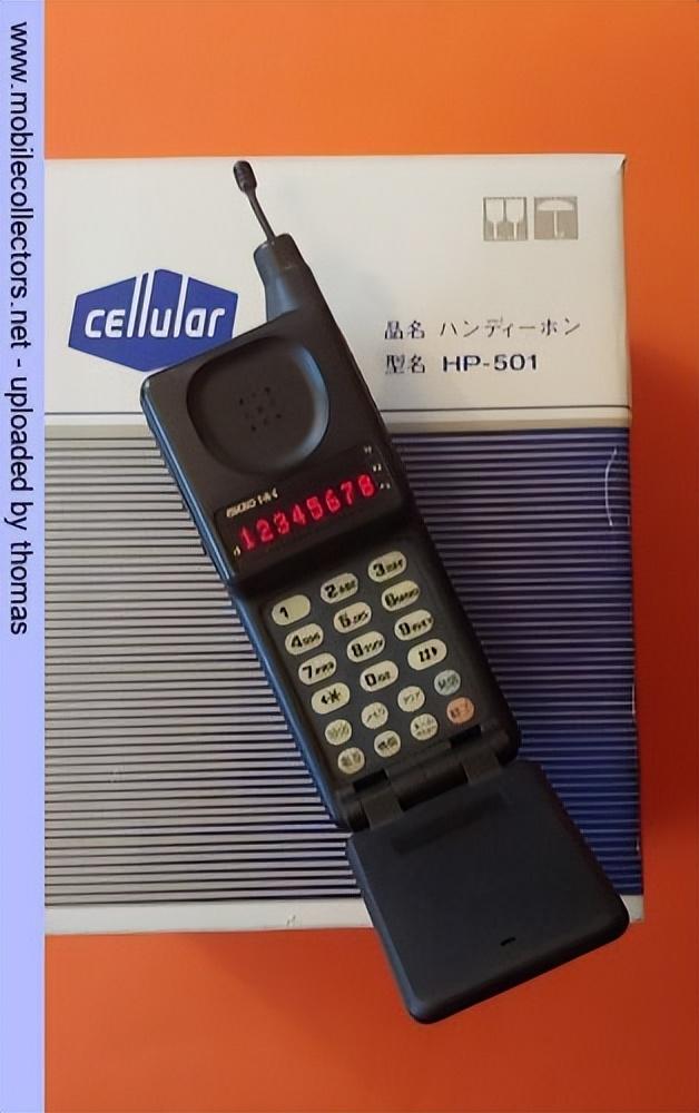 通信历史连载788-世界第一部下翻盖手机-摩托罗拉MicroTAC-1989年