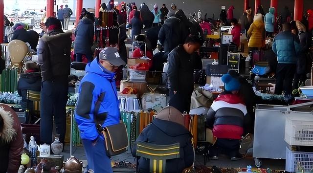 大量日本游客涌入北京，打着旅游幌子不去旅游不吃美食，为啥来？
