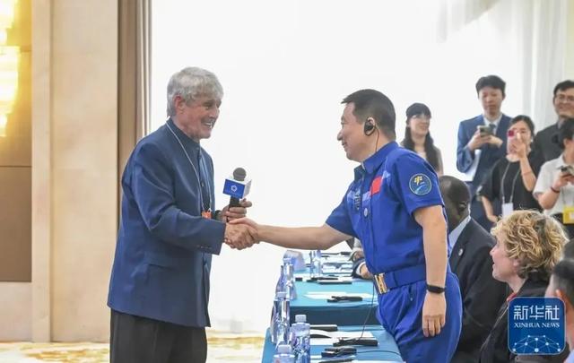 神舟二十一号已待命！杨利伟、王亚平亮相：会参与本次飞行任务吗