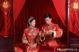 女儿即将出嫁，父女心情复杂，父亲号啕大哭图片