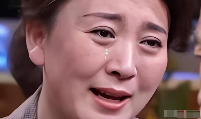 闫学晶道歉不到24小时，担心的一幕还是发生了，舆论反扑更加猛烈