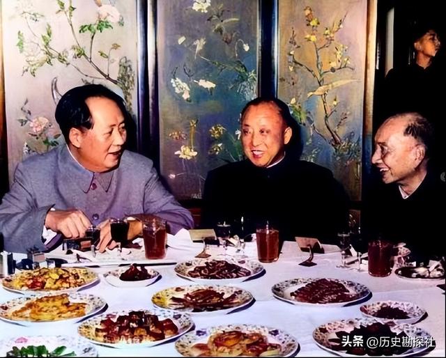 卫立煌将军的妻子有多漂亮？穿着时髦端庄优雅，不愧是北大校花！