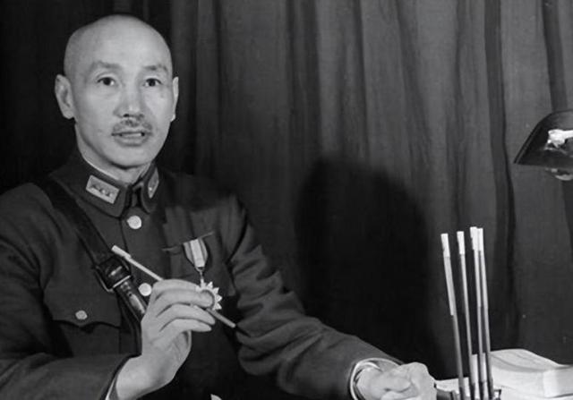 蒋介石孙子提出“两蒋”移灵大陆，台湾不同意，大陆一句话显格局