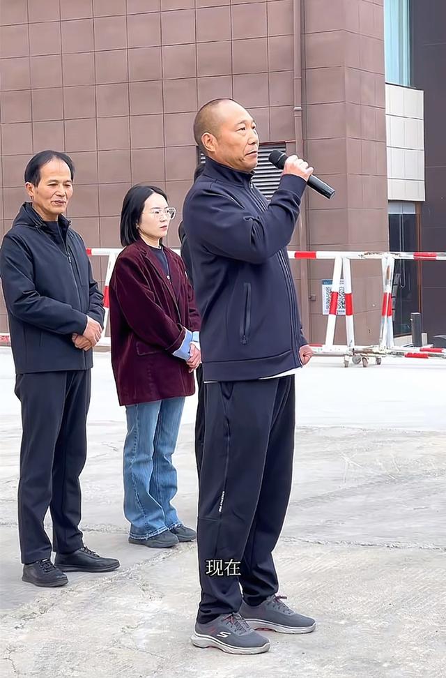 十年前实名举报师父释永信的释延鲁，他现在过得怎样了？