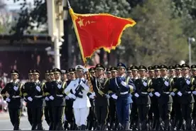 萧克是最年轻的军团长之一，很少人知道他是解放军正步走的制定者图片