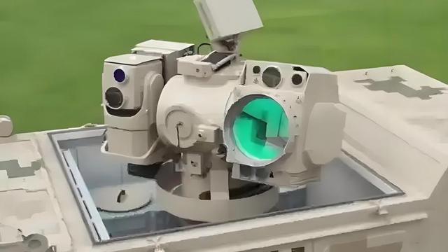 5架无人机围岛，中方不敢击落？反制手段就位，高世连拜鬼都不敢