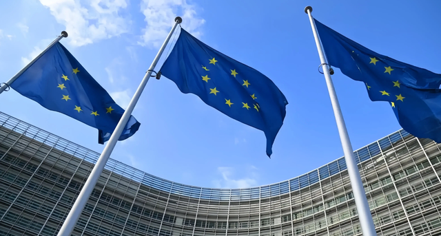 特朗普惊奇发现一个世纪漏洞，只要不招惹中国	，就没一个能打的！