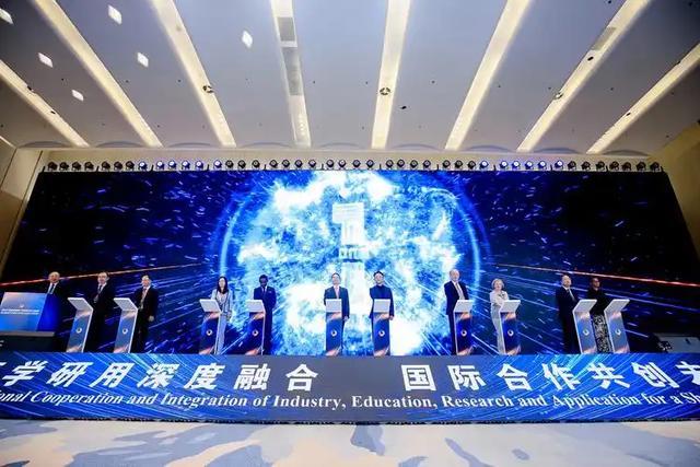 美国卖芯片竟要抽成15%，还想装追踪器！中国霸气回应：不要了