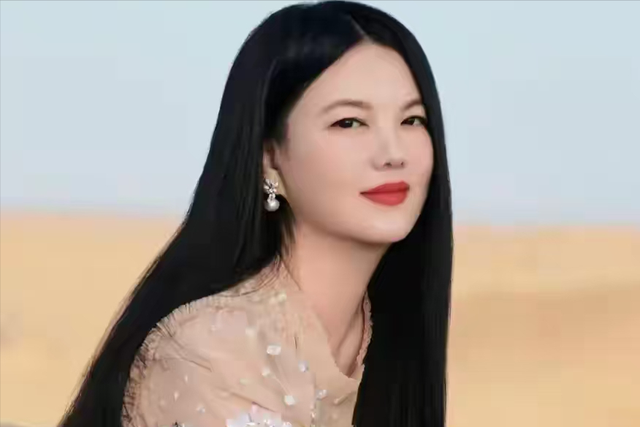 被禁止关注不到两天，李湘被扒底朝天，远不止高调炫富那么简单