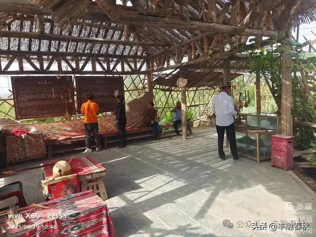 探秘新疆巴楚红海景区:自然与人文的交响| 申艳娟