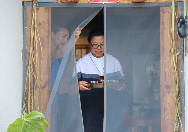 马龙土瓜冲旅居村：茶香咖香酿出退休后的馥郁芬芳