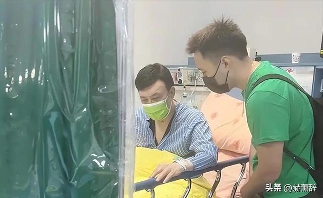 曾是一代歌王	，却沦为人尽皆知的台独分子，如今家破人亡下场凄凉