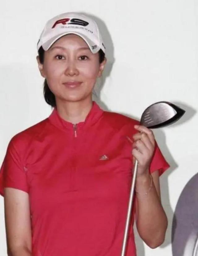 她，主持出身，一婚嫁老师，二婚嫁富二代，三婚嫁歌手，如今怎样