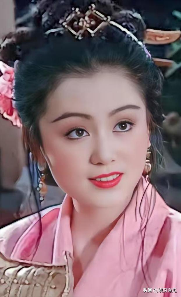 长得太美被导演占为己有，4年后生下大明星儿子，16岁开始争光了