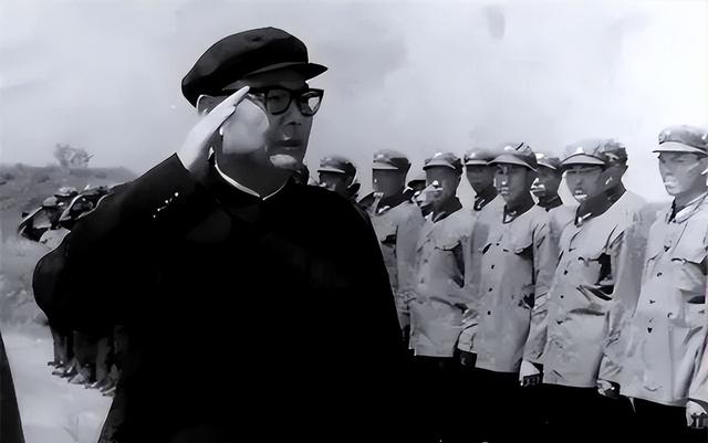 1976年	，毛主席为何下令拿掉叶剑英的兵权？事后才知主席用心良苦