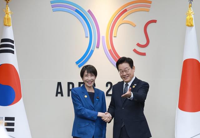 高市等到强援，李在明下总统令，对中国船只下手，要在苏岩礁硬刚